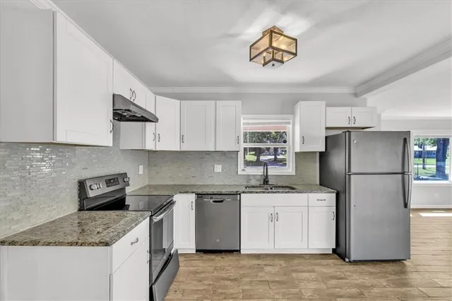 $220,000 | 5330 Northwest Waukomis Drive, Kansas City, MO 64151