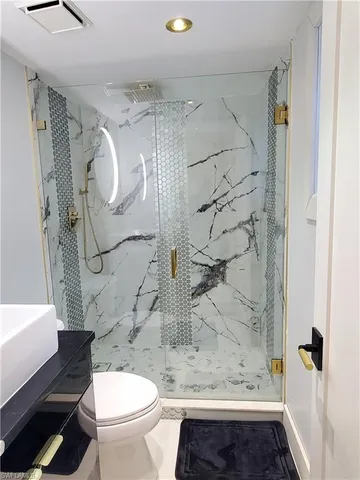 $7,000 | 975 9th Avenue South, Unit 5, Naples, FL 34102