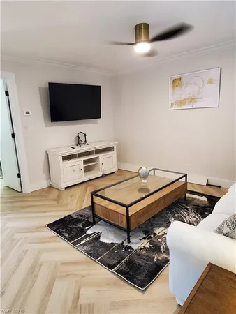 $2,500 | 975 9th Avenue South, Unit 5, Naples, FL 34102