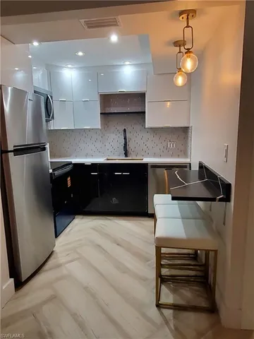 $7,000 | 975 9th Avenue South, Unit 5, Naples, FL 34102