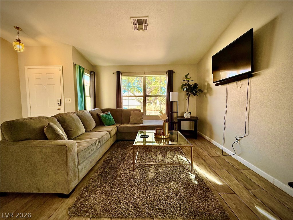 2033 Riderwood Avenue North Las Vegas, NV 89032 - Photo 2 of 19