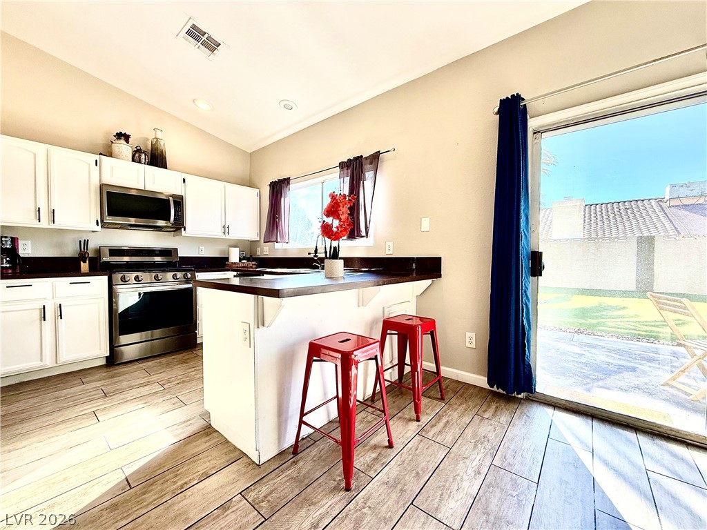 2033 Riderwood Avenue North Las Vegas, NV 89032 - Photo 7 of 19