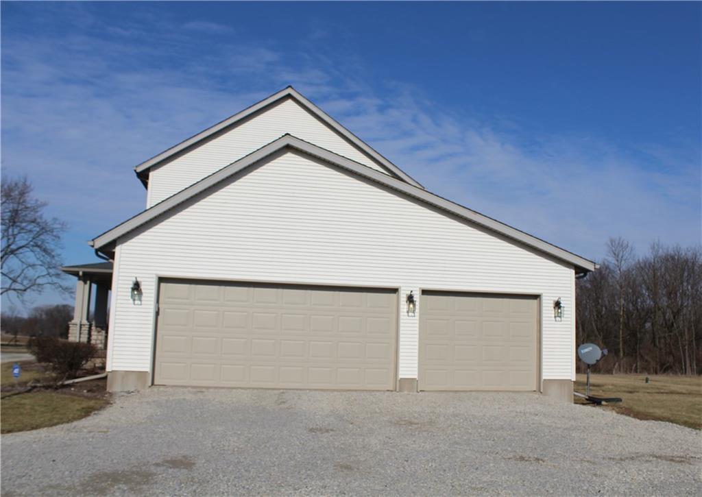 2705 Rudy Troy, OH 45373 - Photo 4 of 31