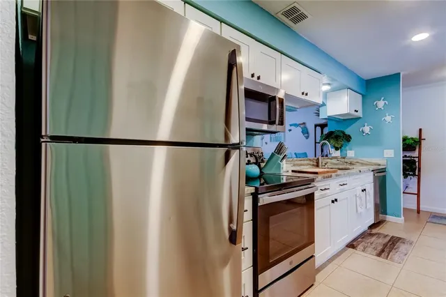 $2,400 | 12261 Sailwinds Drive, Unit 203, Largo, FL 33773