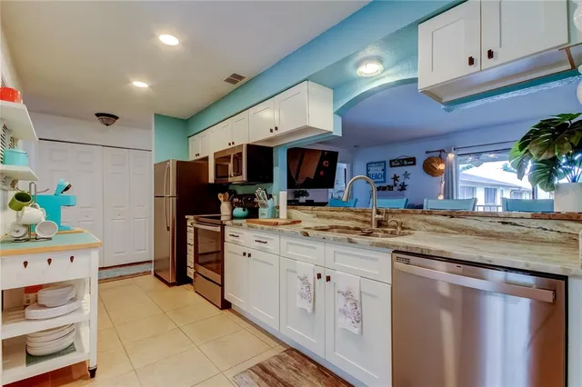 $2,400 | 12261 Sailwinds Drive, Unit 203, Largo, FL 33773