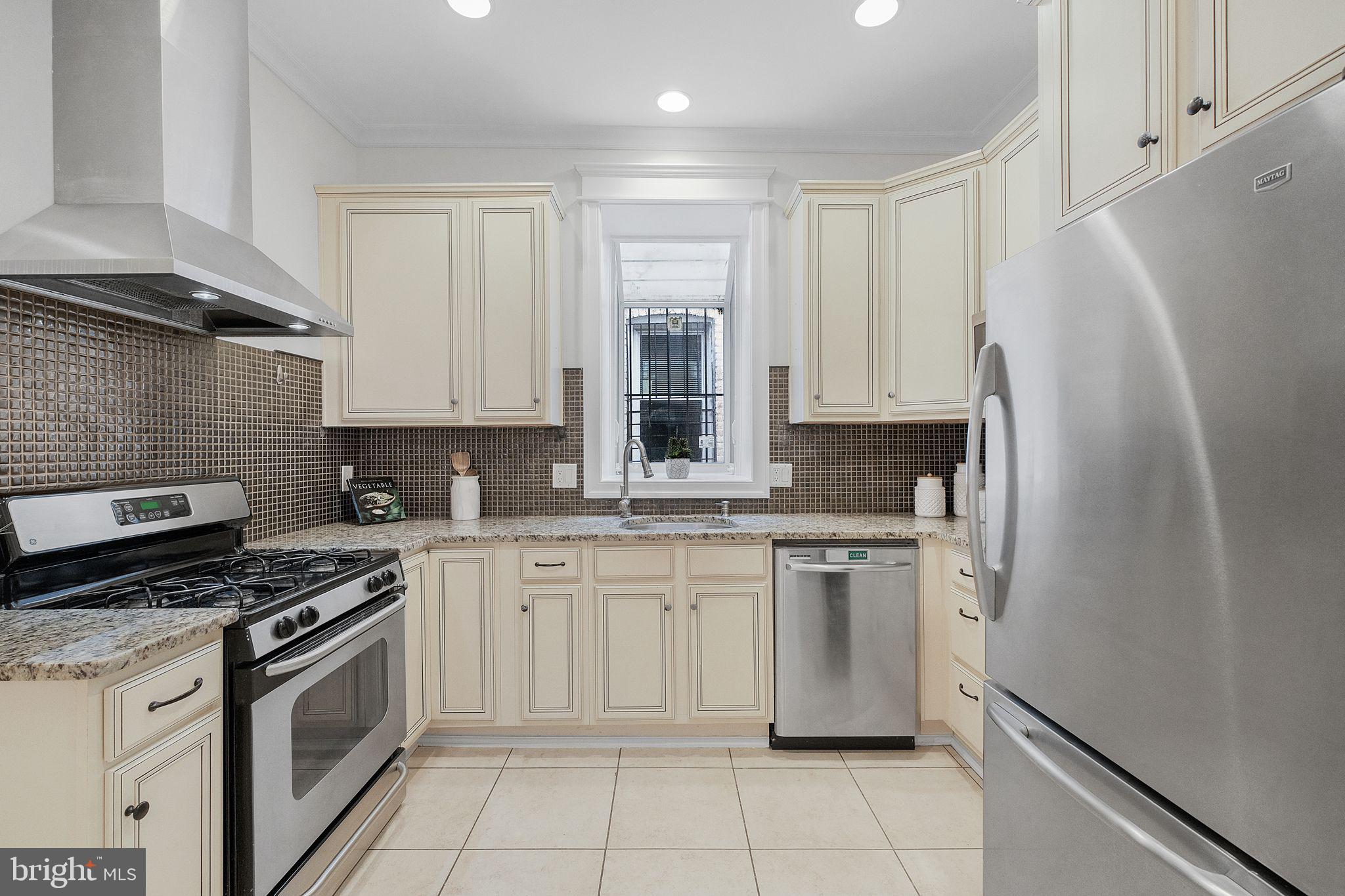 2803 North Capitol Street Northeast Washington, DC 20002 - Photo 3 of 37 Kitchen with Stainless Steel Appliances