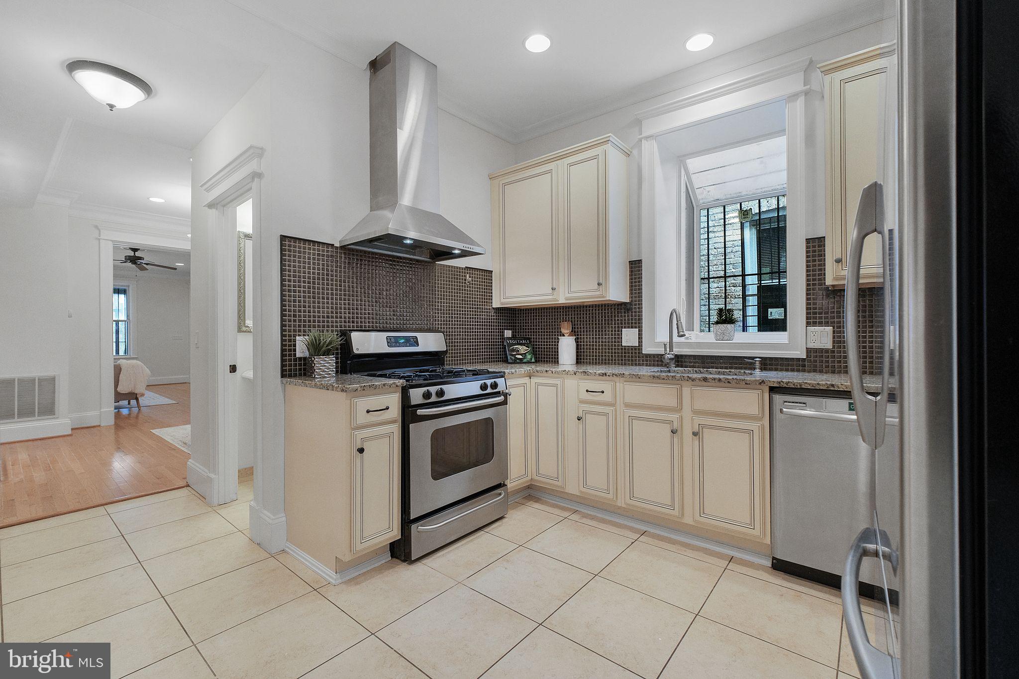 2803 North Capitol Street Northeast Washington, DC 20002 - Photo 7 of 37 Kitchen w/ High Ceilings