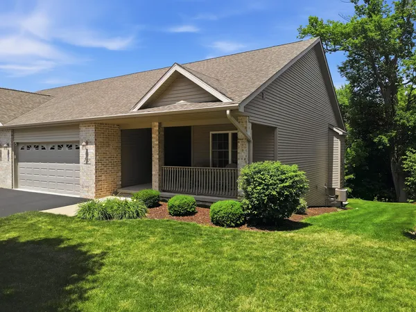 $349,000 | 792 Brandon Wyley Drive, Unit 1, Dixon, IL 61021