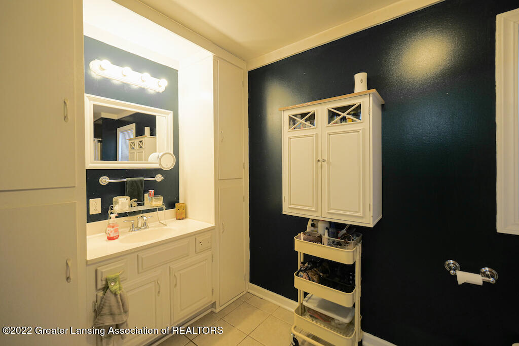 5760 Park Lake Road Bath, MI 48808 - Photo 4 of 24 Bathroom