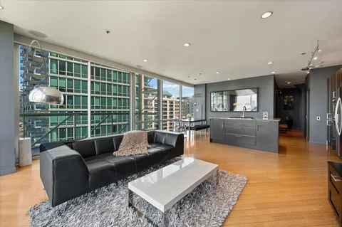 $699,000 | 653 North Kingsbury Street, Unit 1103, Chicago, IL 60654