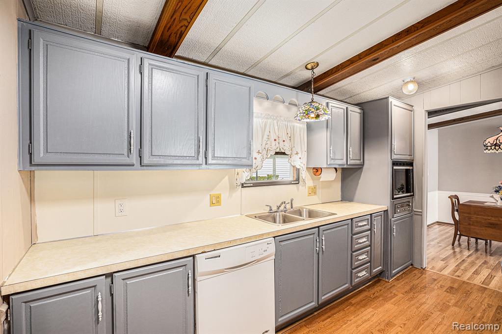 2882 Skylark Street Rochester Hills, MI 48309 - Photo 6 of 16