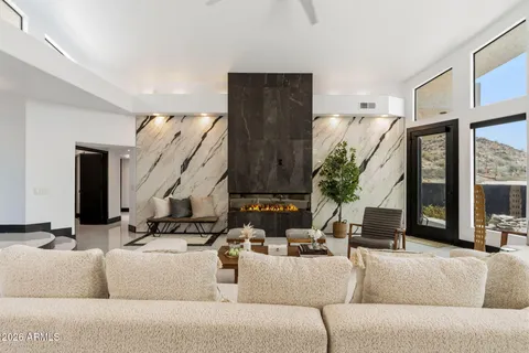$1,195,000 | 27 West Cochise Drive, Phoenix, AZ 85021