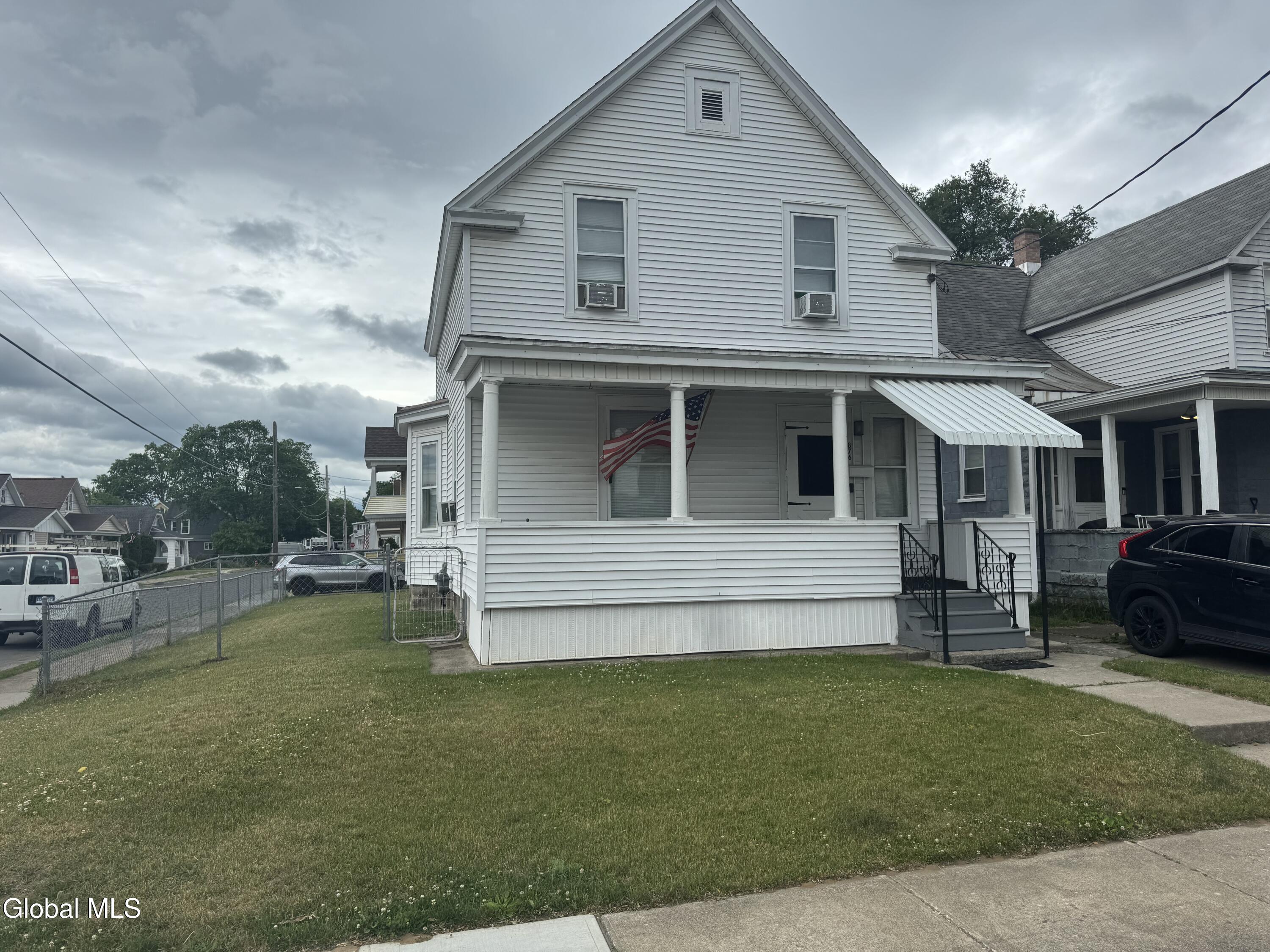 876 Thompson Street Schenectady, NY 12306 - Photo 1 of 30 IMG_3164