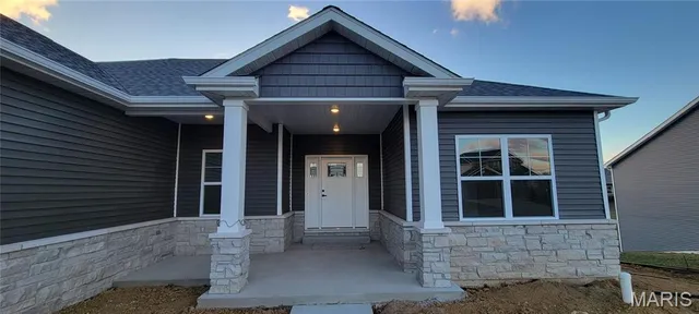 $558,000 | 1447 Guilford Place, Troy, IL 62294