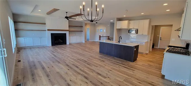 $558,000 | 1447 Guilford Place, Troy, IL 62294