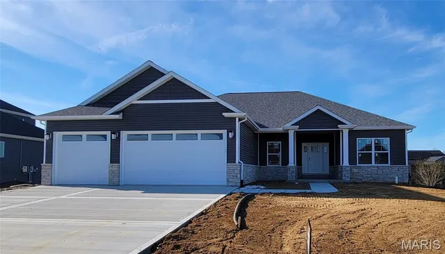 $558,000 | 1447 Guilford Place, Troy, IL 62294