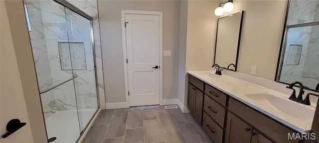 $558,000 | 1447 Guilford Place, Troy, IL 62294