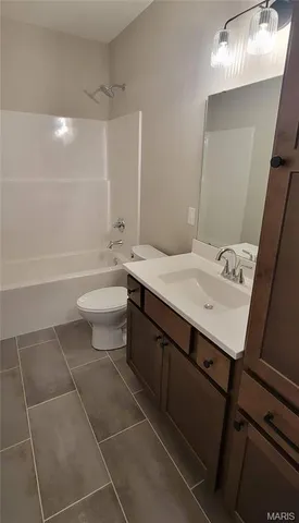 $558,000 | 1447 Guilford Place, Troy, IL 62294