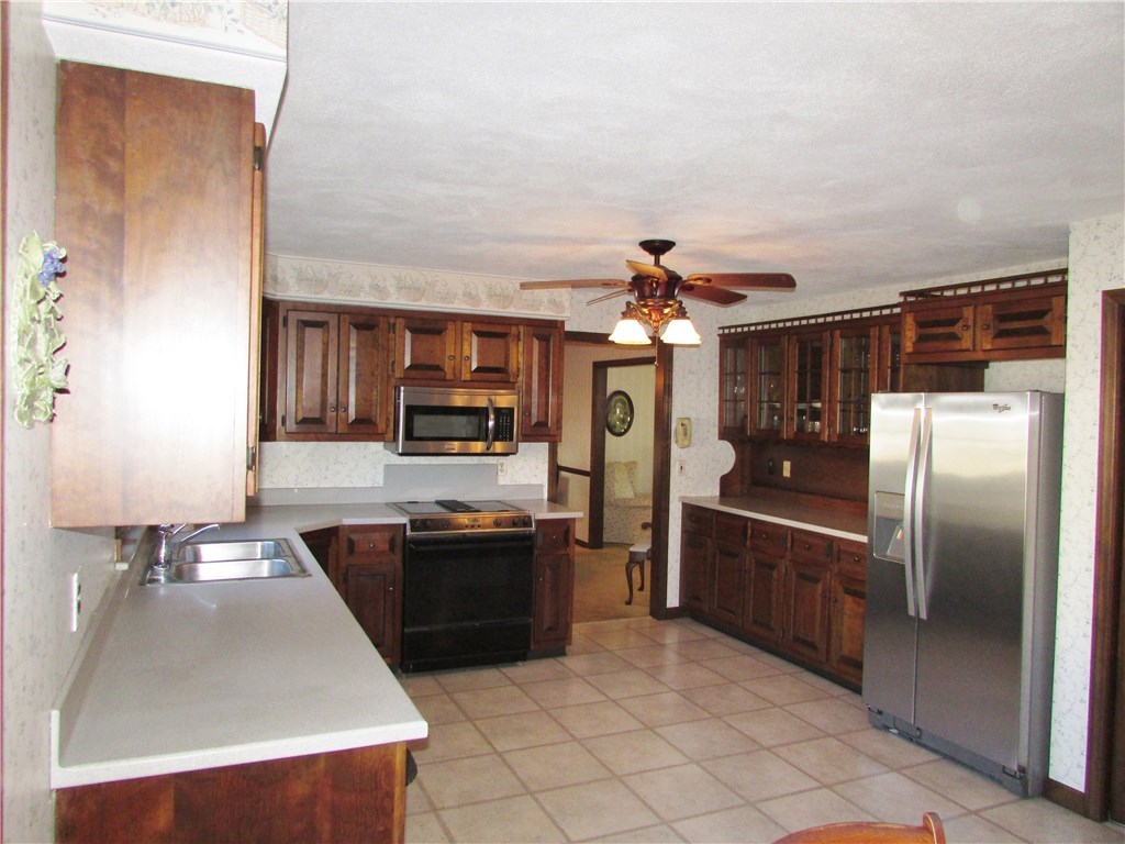 394 Woodland Road Woonsocket, RI 02895 - Photo 6 of 27
