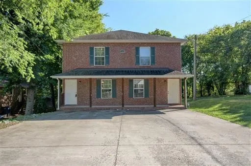 $880 | 916 Charlotte Street, Unit A, Clarksville, TN 37040