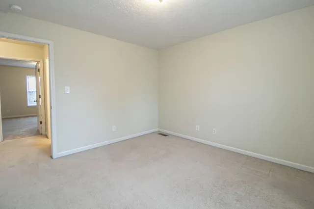 $880 | 916 Charlotte Street, Unit A, Clarksville, TN 37040