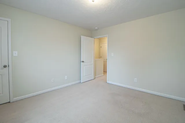 $880 | 916 Charlotte Street, Unit A, Clarksville, TN 37040