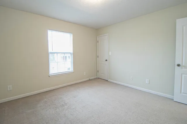 $880 | 916 Charlotte Street, Unit A, Clarksville, TN 37040