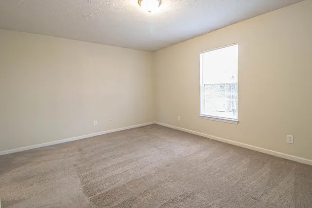 $880 | 916 Charlotte Street, Unit A, Clarksville, TN 37040