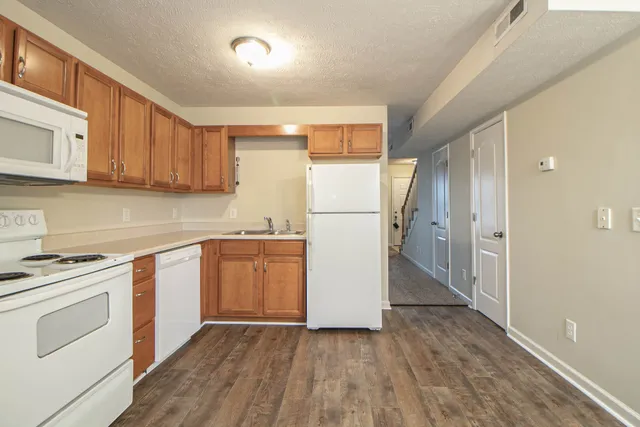 $880 | 916 Charlotte Street, Unit A, Clarksville, TN 37040