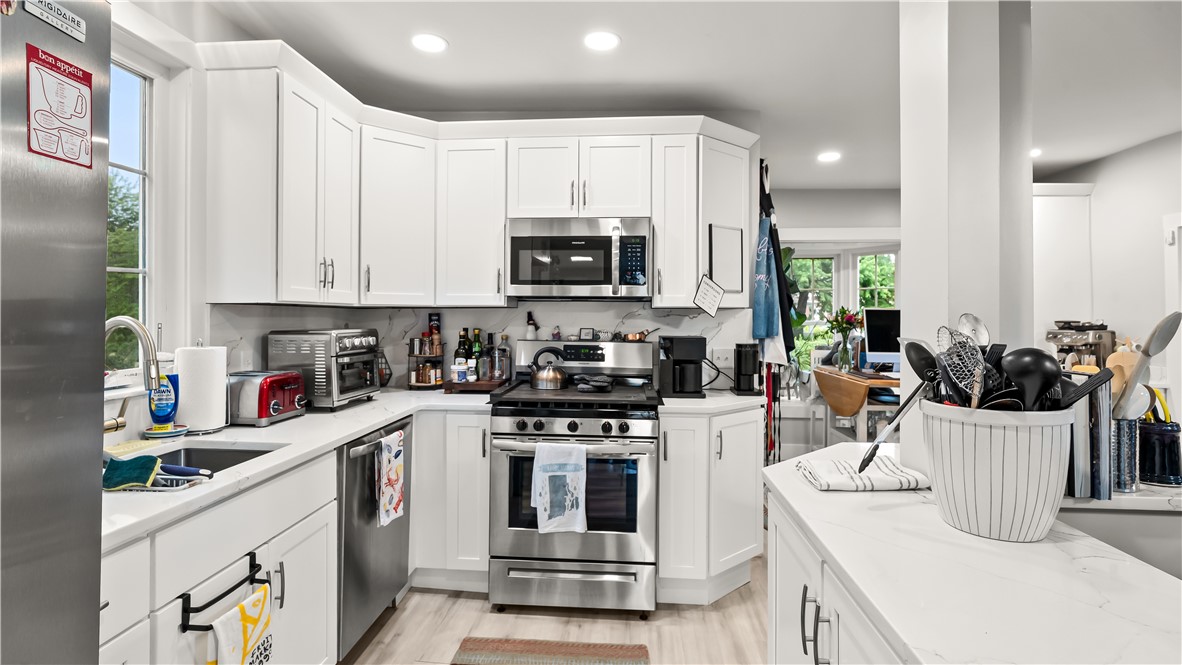 29 Burt Street Warwick, RI 02886 - Photo 22 of 46