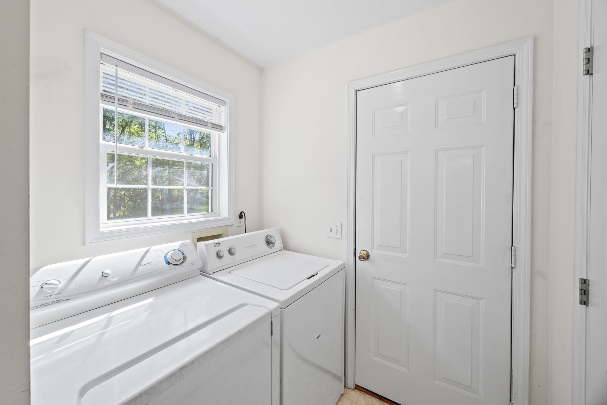 1357 Franklin Loop Clarkrange, TN 38553 - Photo 17 of 37 a utility room with dryer and washer