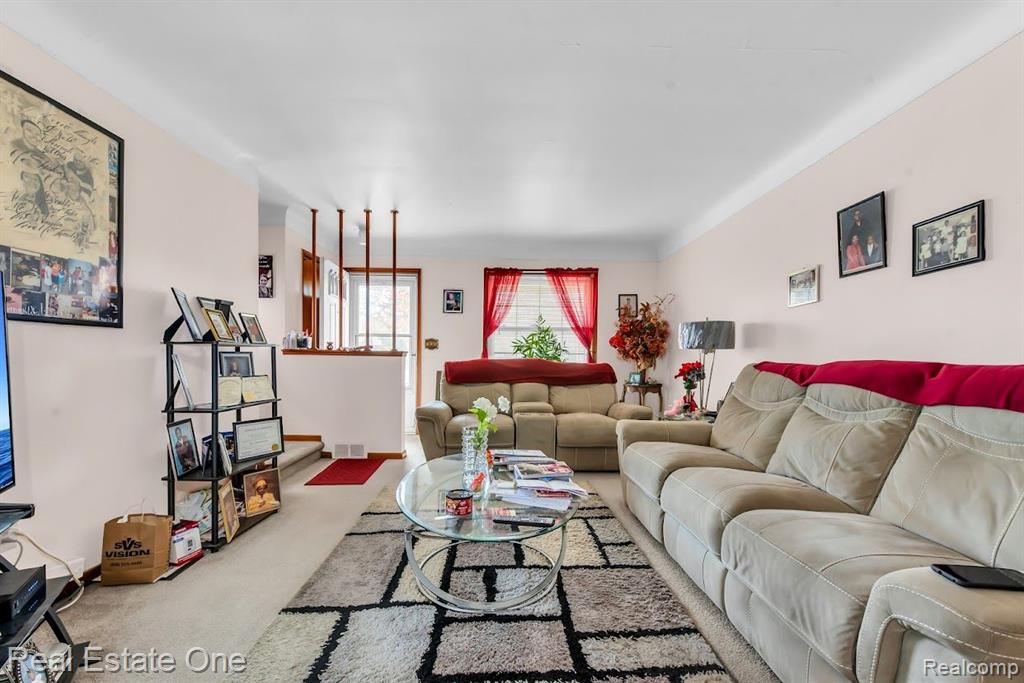 2022 Vernier Road Grosse Pointe Woods, MI 48236 - Photo 23 of 40