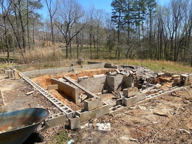 1070 Centerview Road Savannah, TN 38372 - Photo 7 of 9 a view of a swimming pool with a patio