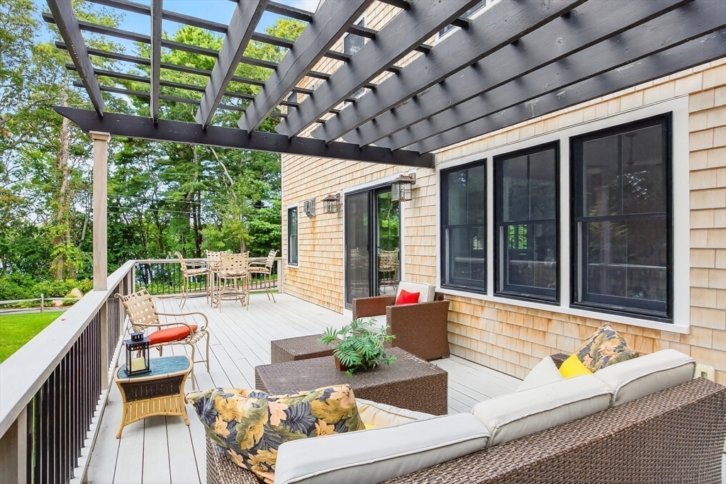 105 Bay Road Barnstable, MA 02635 - Photo 12 of 27 Gallery Image 12