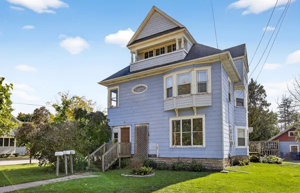 $259,900 | 623 East Irving Avenue, Oshkosh, WI 54901