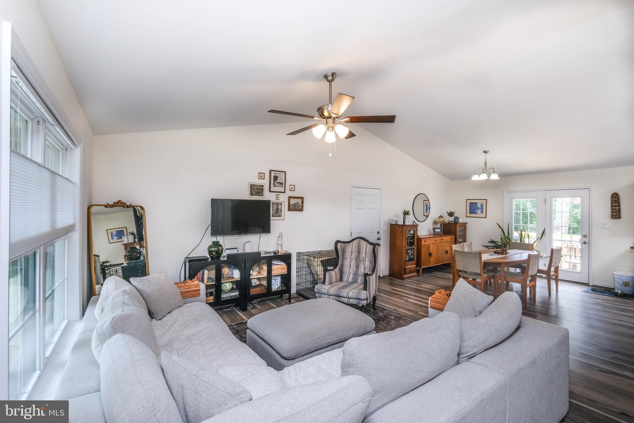 1099 High Top Road Linden, VA 22642 - Photo 7 of 83 Vaulted great room