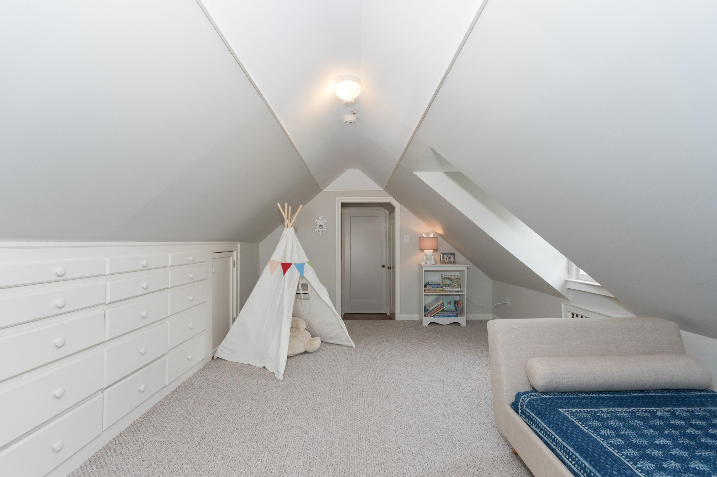 17 Point O Woods Road Darien, CT 06820 - Photo 31 of 44 a view of entryway and hall