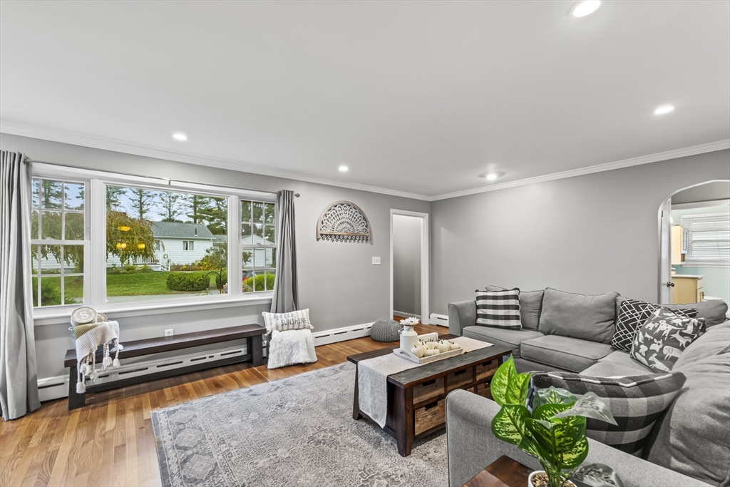 337 Lepes Road Somerset, MA 02726 - Photo 5 of 29 a living room with furniture and a flat screen tv