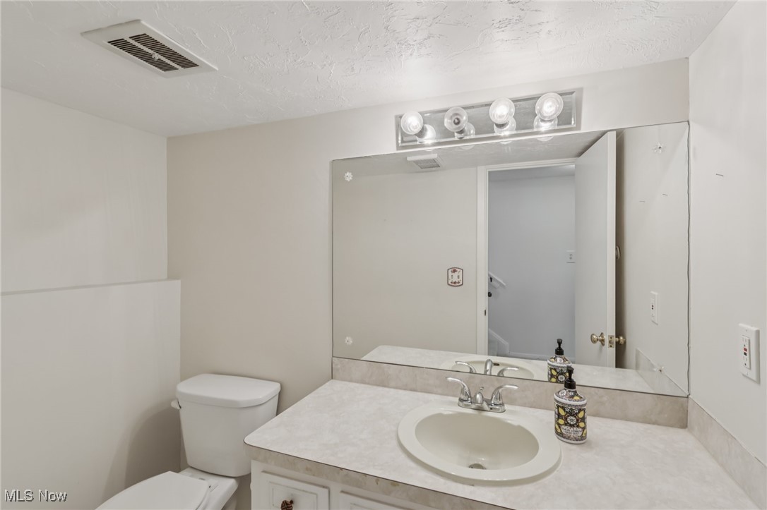 1922 Winchester Road Cleveland, OH 44124 - Photo 26 of 31 Gallery Image 26