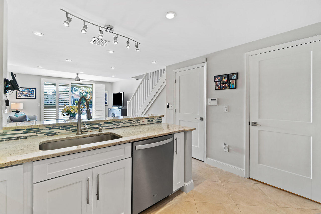 908 Jeffery Street Boca Raton, FL 33487 - Photo 11 of 41 011-908JefferyStreet-BocaRaton-FL-small