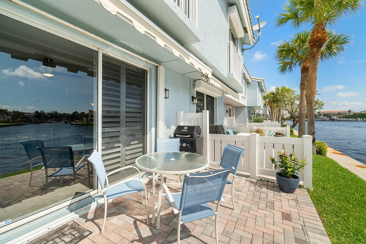 908 Jeffery Street Boca Raton, FL 33487 - Photo 22 of 41 022-908JefferyStreet-BocaRaton-FL-small