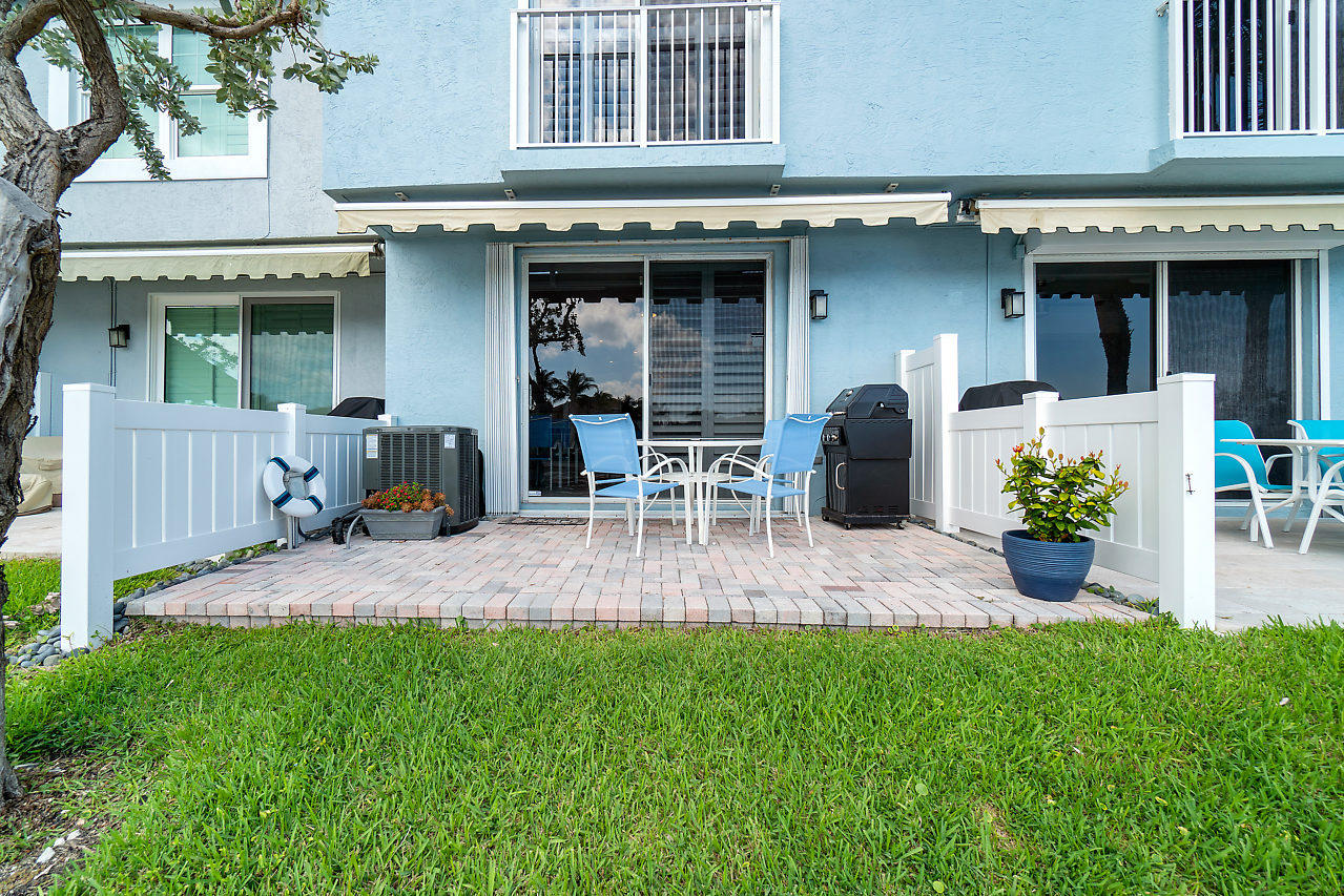 908 Jeffery Street Boca Raton, FL 33487 - Photo 26 of 41 026-908JefferyStreet-BocaRaton-FL-small