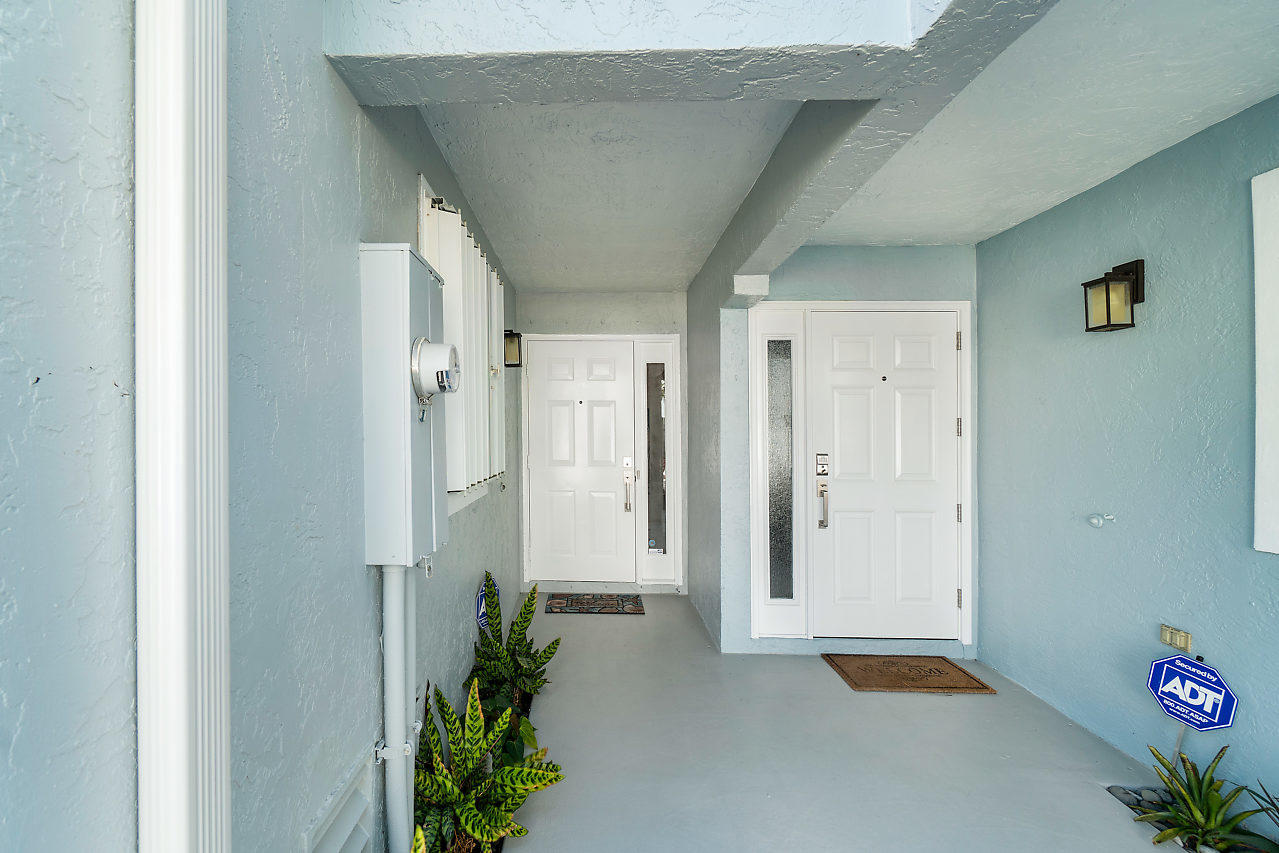 908 Jeffery Street Boca Raton, FL 33487 - Photo 4 of 41 004-908JefferyStreet-BocaRaton-FL-small