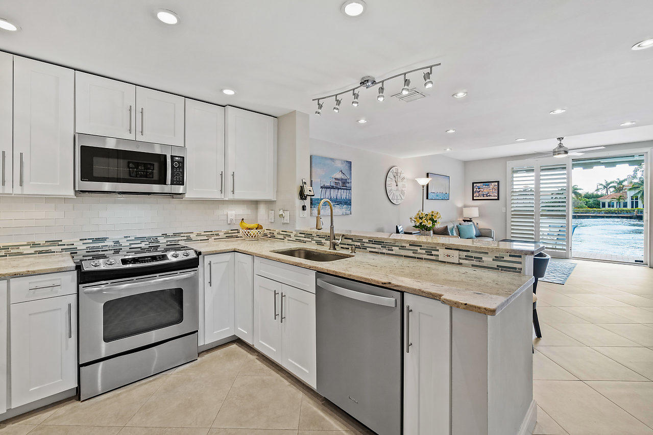 908 Jeffery Street Boca Raton, FL 33487 - Photo 10 of 41 010-908JefferyStreet-BocaRaton-FL-small