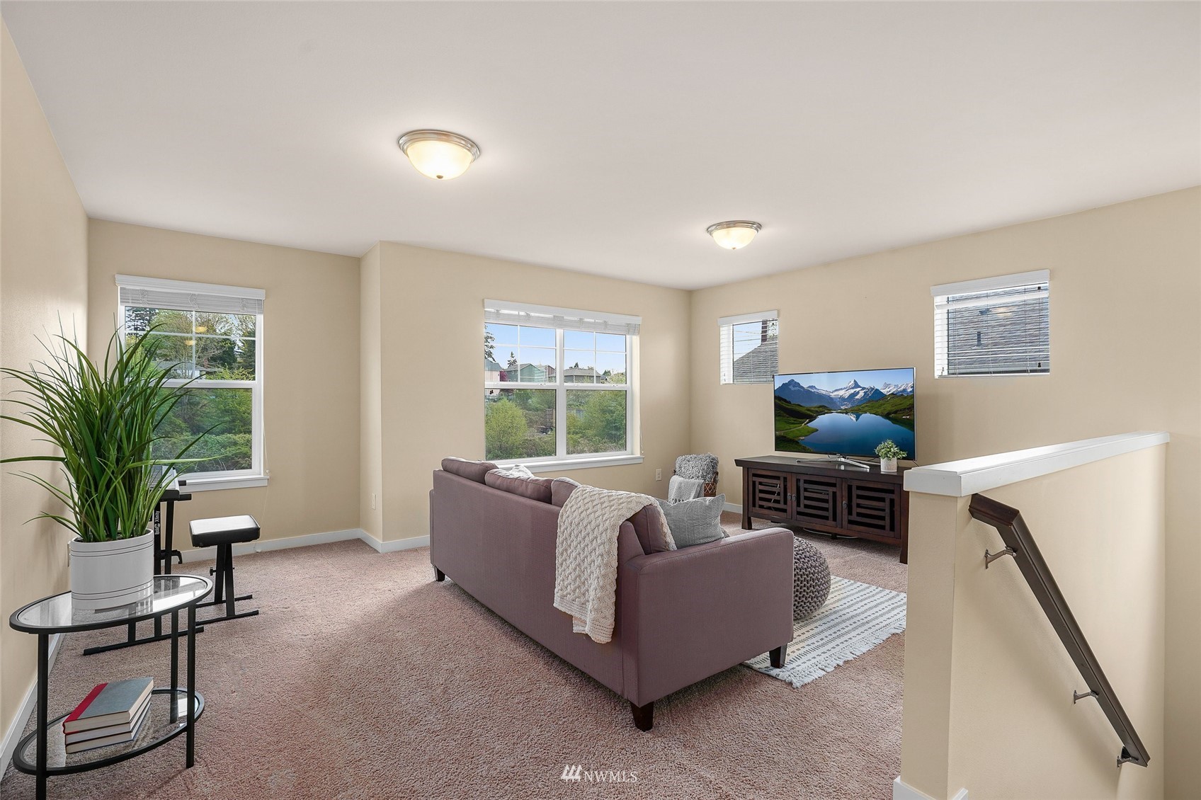 532 Ludwig Road Snohomish, WA 98290 - Photo 24 of 40 a living room with furniture and a flat screen tv