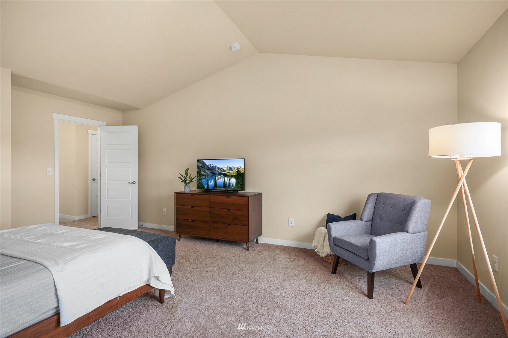 532 Ludwig Road Snohomish, WA 98290 - Photo 28 of 40 a bedroom with furniture and a couch