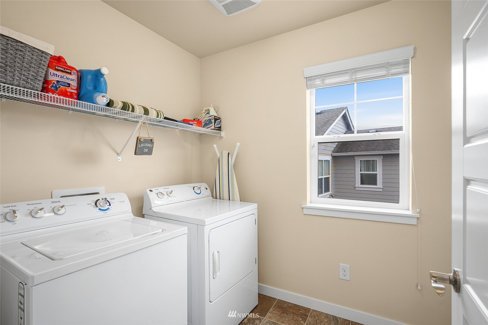 532 Ludwig Road Snohomish, WA 98290 - Photo 36 of 40 a utility room with dryer and washer