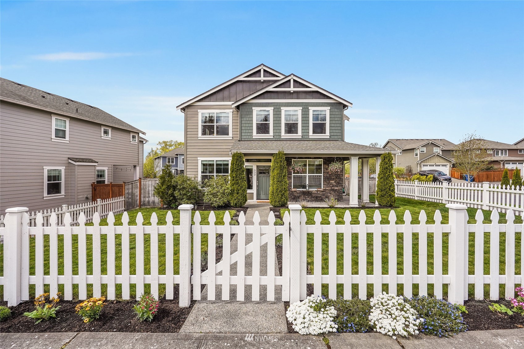 532 Ludwig Road Snohomish, WA 98290 - Photo 40 of 40 a front view of a house with a small yard