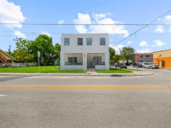 $1,899,999 | 500 Southwest 8th Street, Miami, FL 33130