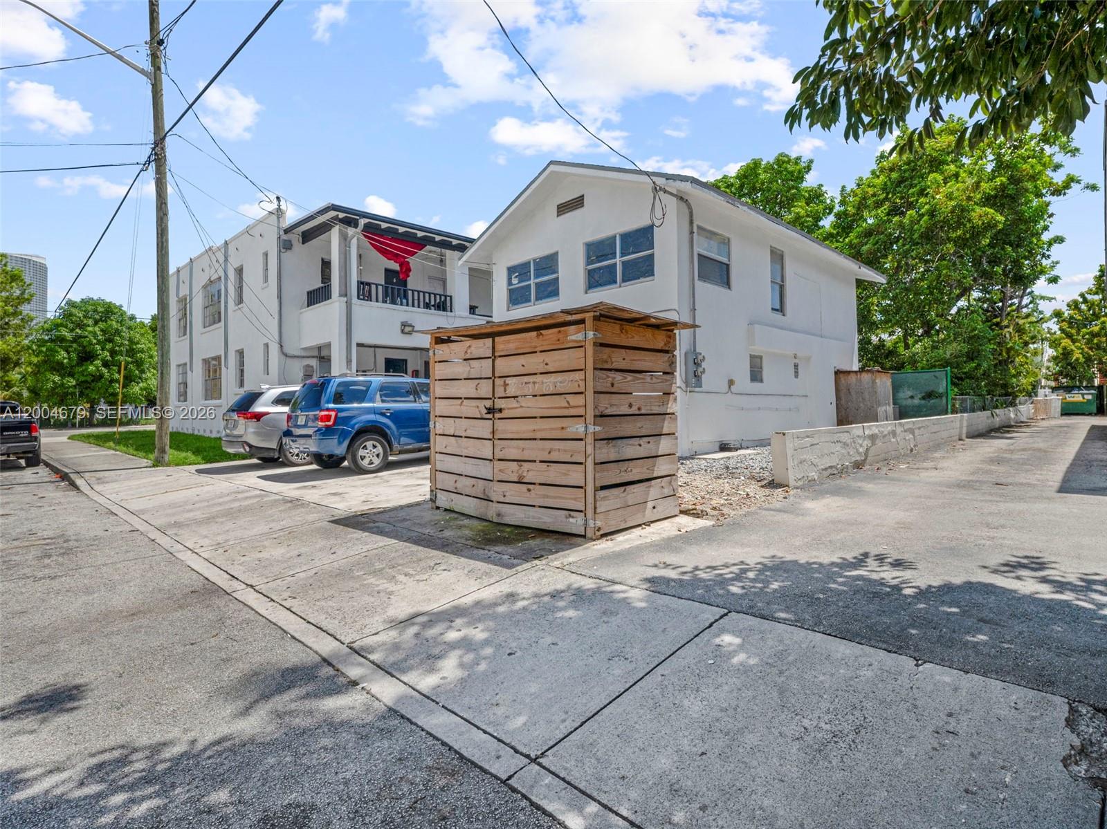 500 Southwest 8th Street Miami, FL 33130 - Photo 7 of 33 a front view of a house with a yard